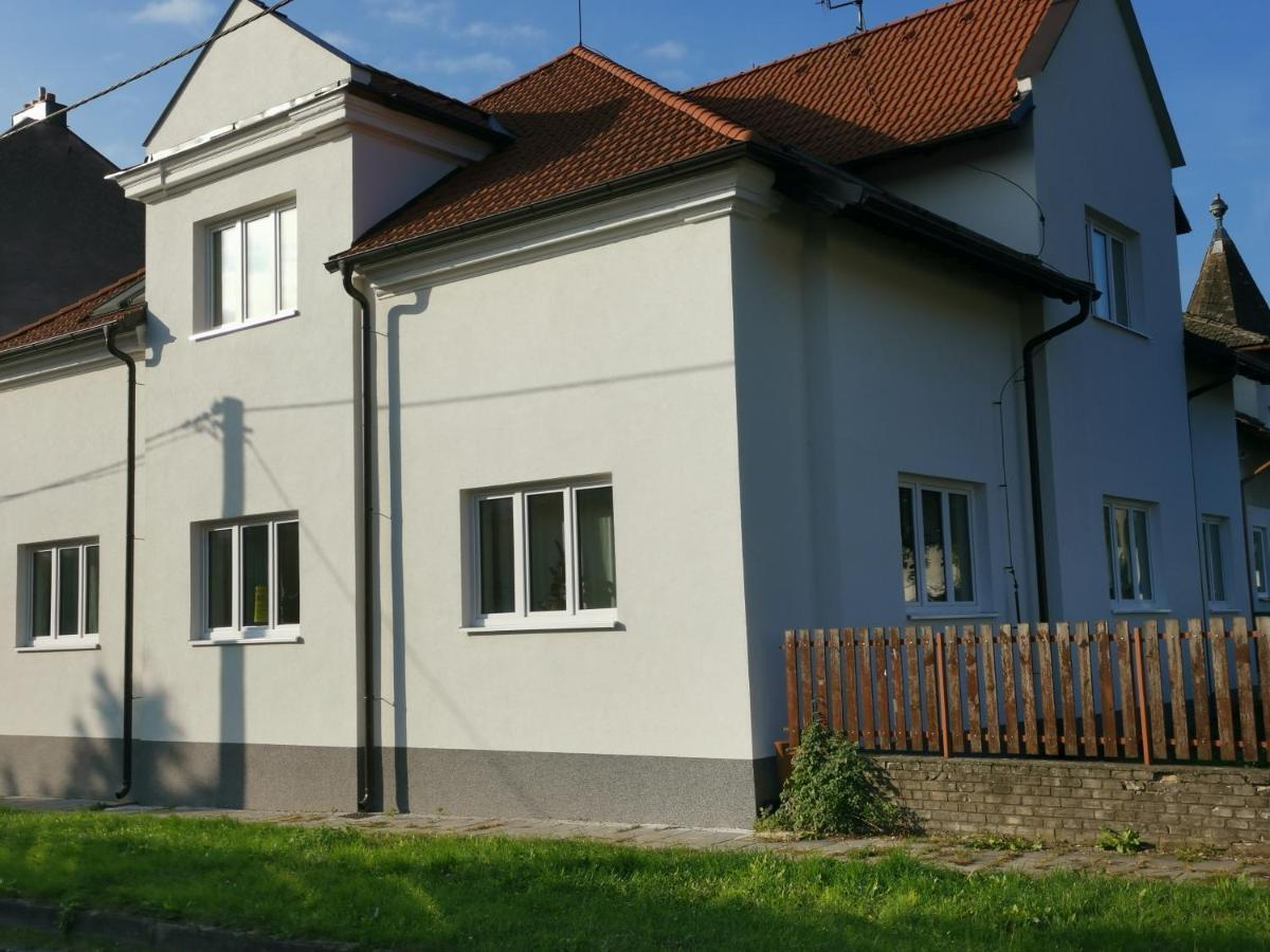 Apartmany Za Sakurou Hodonín المظهر الخارجي الصورة